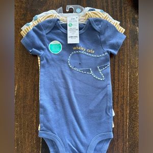 👕 3 pack Carter’s boys onesies NWT, size 3-6 months
